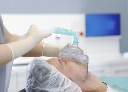 Implantologie und Oralchirurgie in Neustadt am Rübenberge - MKG am Klinikum